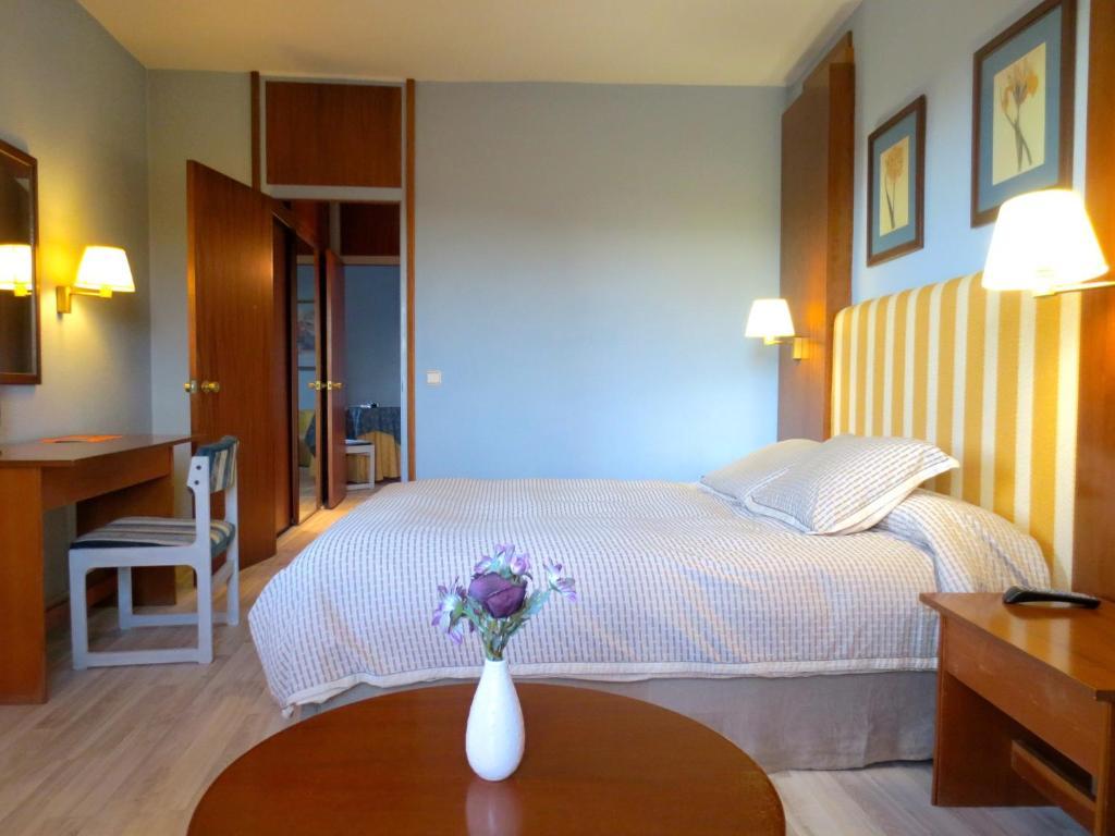 Hotel Vejo Reinosa Phòng bức ảnh
